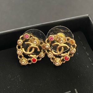 Chanel 21p heart earrings